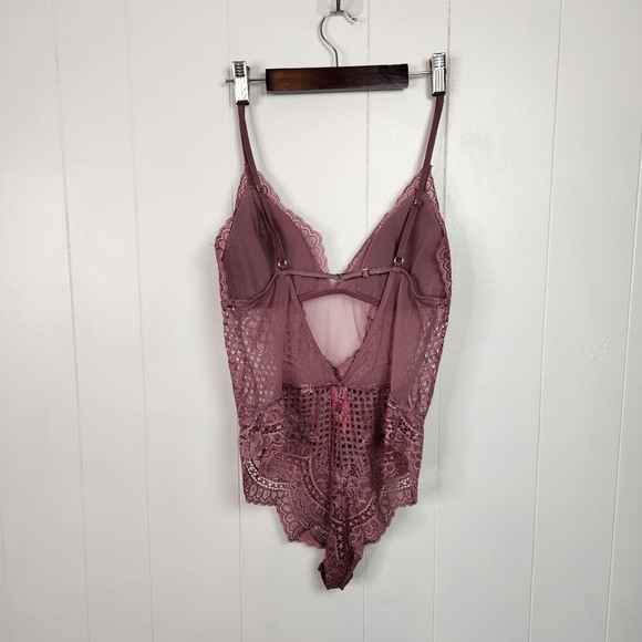 La Senza Lace Bodysuit Lot Pink Purple Lace Lingerie Teddy Size Medium Underwire - Picture 3 of 13